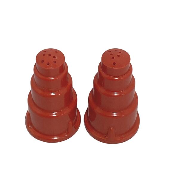Vintage Red Plastic Salt & Pepper Shakers Set Atomic Age Rockets 1950's kitchen - Picture 2 of 6